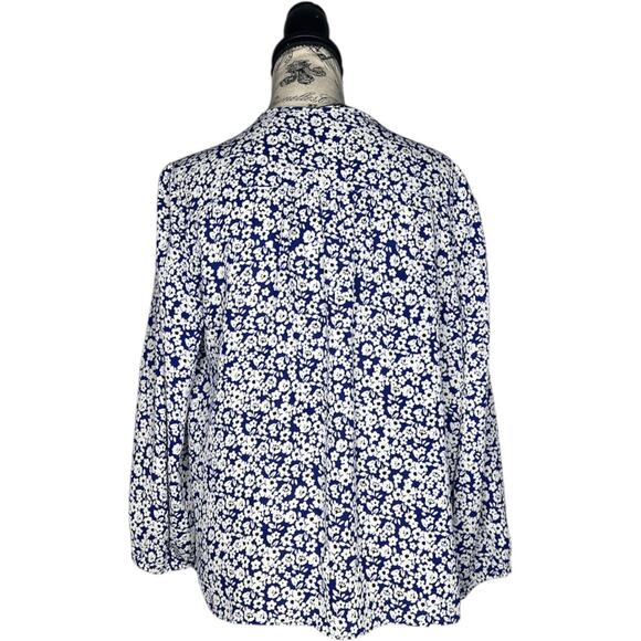 Collective Concepts (L) Naline Pleat Detail Tie Top - Stitch Fix V Neck Blouse - Picture 4 of 11